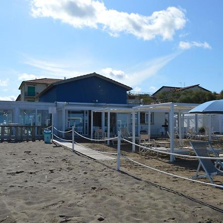 Апартаменти Miledy Monolocale Direttamente Sul Mare Марина-ді-Кастаньєто-Кардуччі Екстер'єр фото