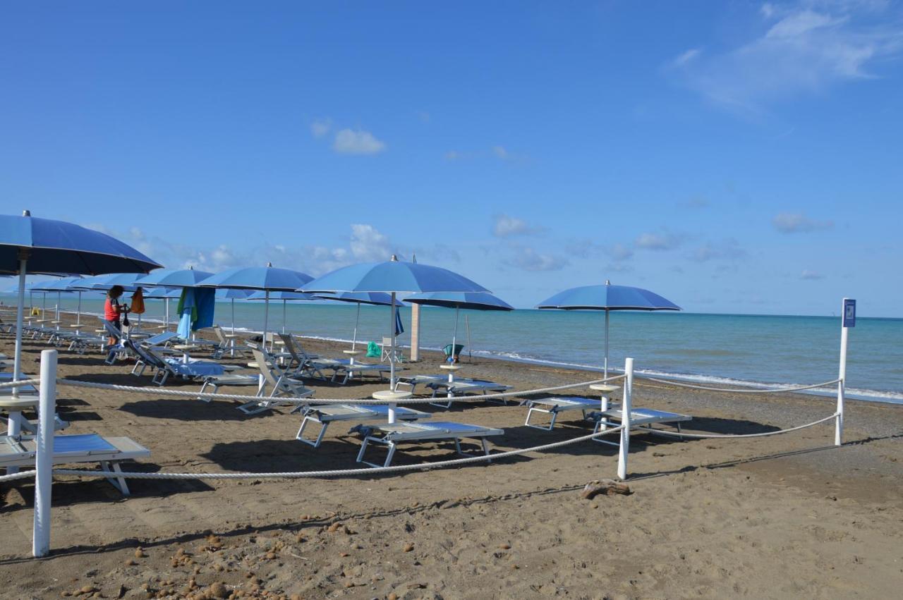 Апартаменти Miledy Monolocale Direttamente Sul Mare Марина-ді-Кастаньєто-Кардуччі Екстер'єр фото
