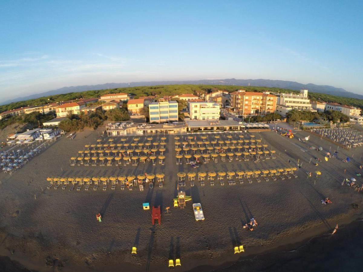 Апартаменти Miledy Monolocale Direttamente Sul Mare Марина-ді-Кастаньєто-Кардуччі Екстер'єр фото