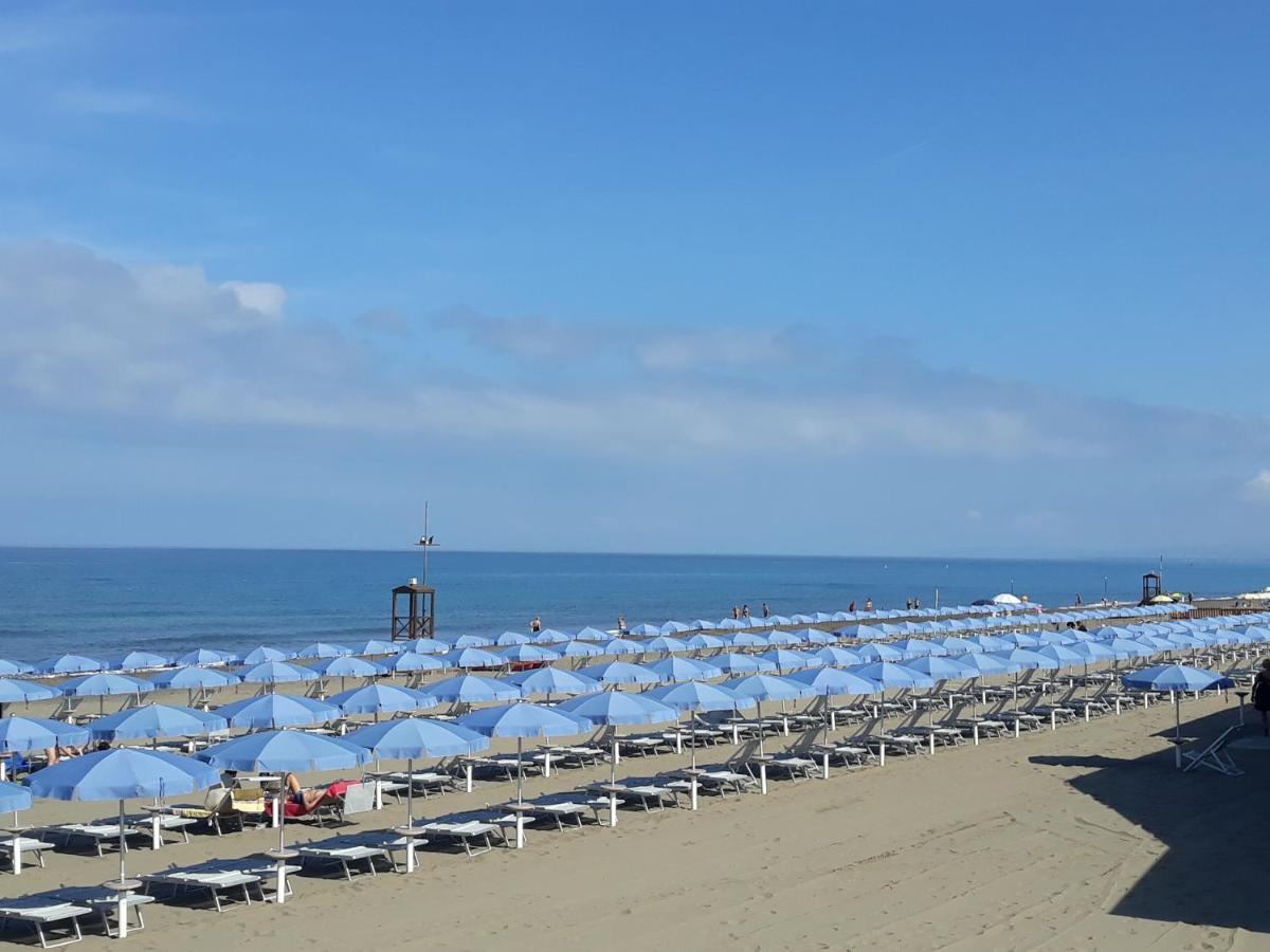 Апартаменти Miledy Monolocale Direttamente Sul Mare Марина-ді-Кастаньєто-Кардуччі Екстер'єр фото